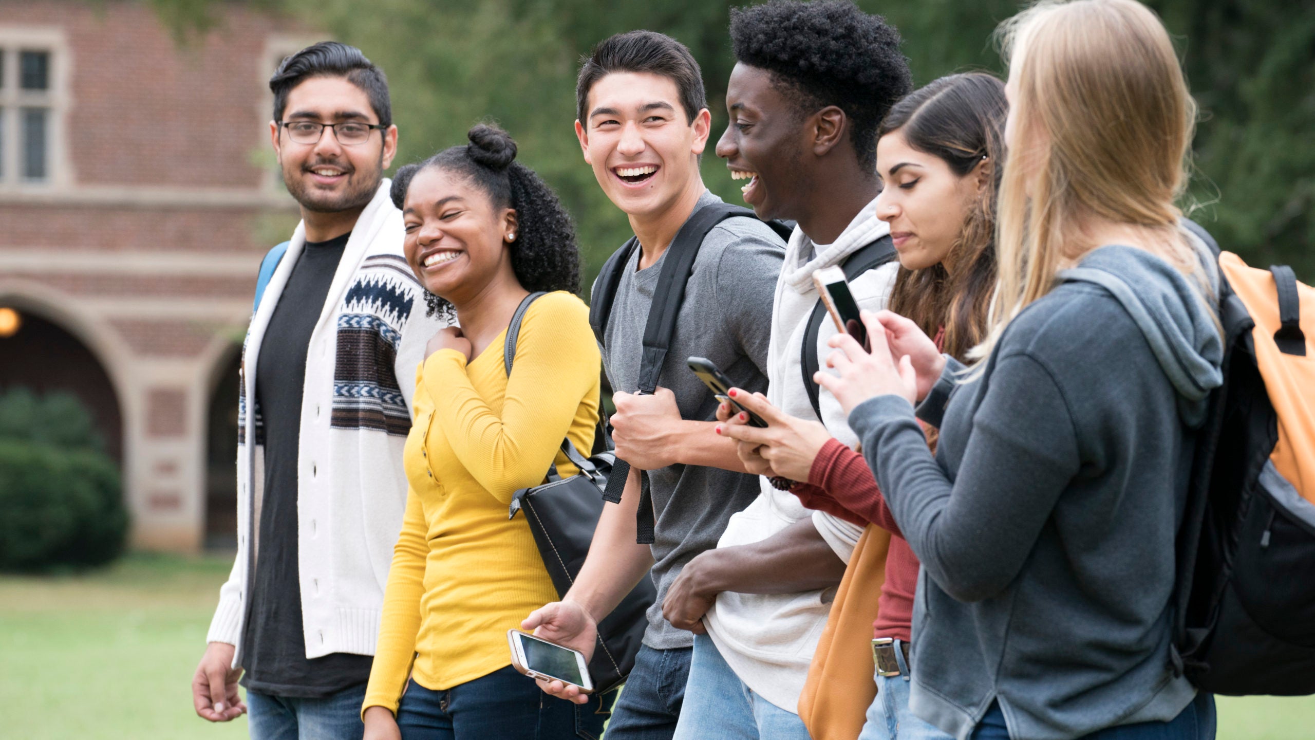 Miali and her college friends having fun